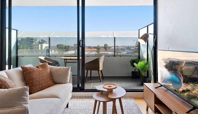 Bayside Apartment Living Close to the Beach
