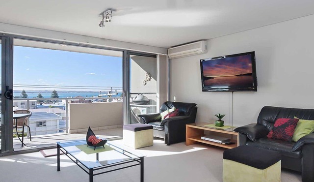 Bayview Apartments, 11,42 Stockton Street - Three bedroom unit In the heart of town with air con, lift and secure parking