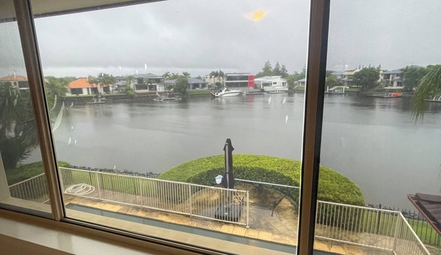 Beach House on the Gold Coast Canal - Room 2
