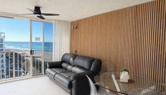 Beachside Ocean View 1BR Apartment Central Surfers