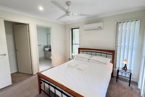 Beautiful 4 BDR House with ensuite and AC
