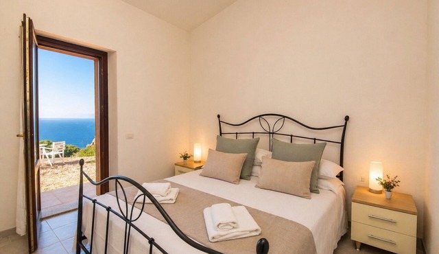 Beautiful detached 3 bed Villa, incredible sea views, terrace, close to beach in Costa Paradiso