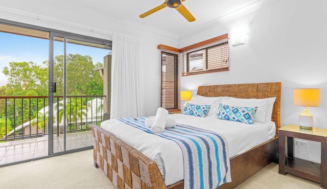 Bluewater Haven - Sweeping Lagoon Views with Pool in Trinity Beach