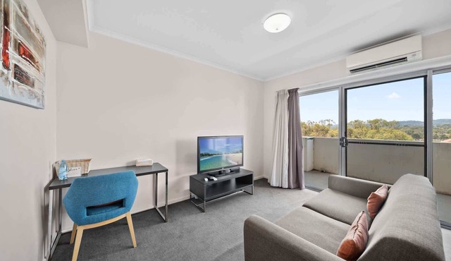 Bright 1-Bed Apartment in Greenway