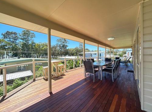 Burrumundi - 100M To Beach - Great Water Views - Deck - Air Con - WiFi - Pool Table
