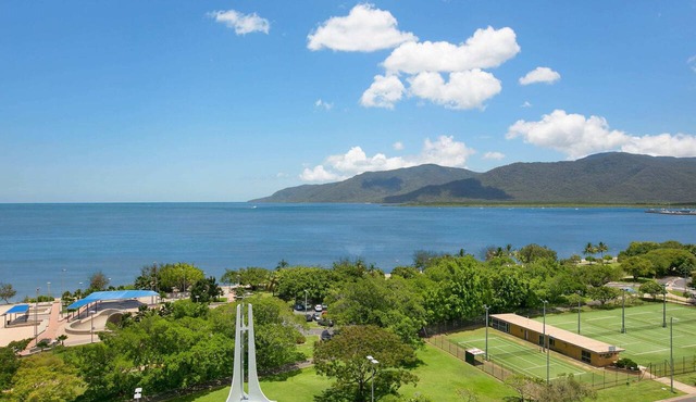 Cairns Ocean View Apartment