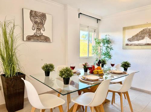 Calm Coastal Boutique Apartment for 12 by TuriVida