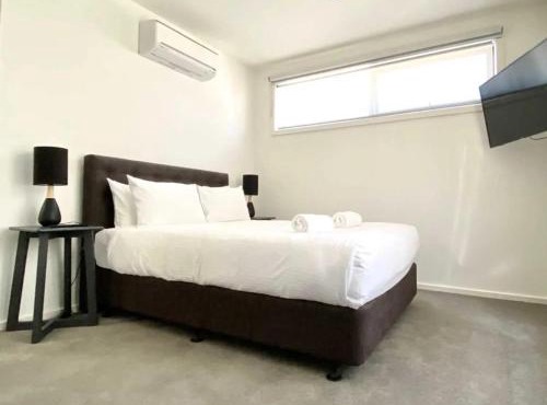 Captain's Cove All Accessible Luxury Apartment with Free Netflix