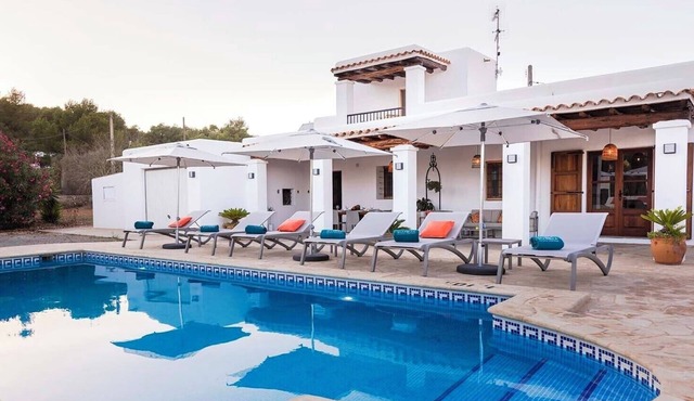 Casa Cala LLonga family house 850 m from the beach