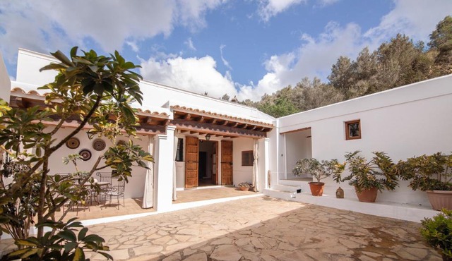 Casa rural Can Rotes con jardin y barbacoa