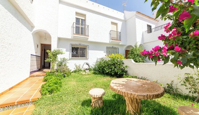 Casa Rural La Buganvilla: Mountain Views, Wi-Fi, and Air Conditioning in Níjar