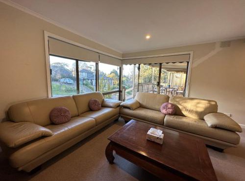 Central Sunbury home with top-hill views, high speed NBN and Netflix ready