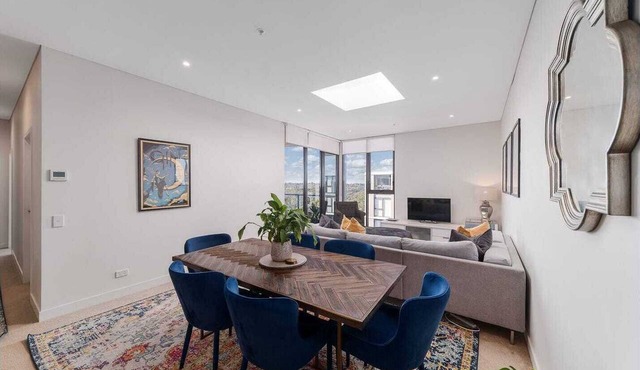 Centrale Metro Penthouse Views Parking