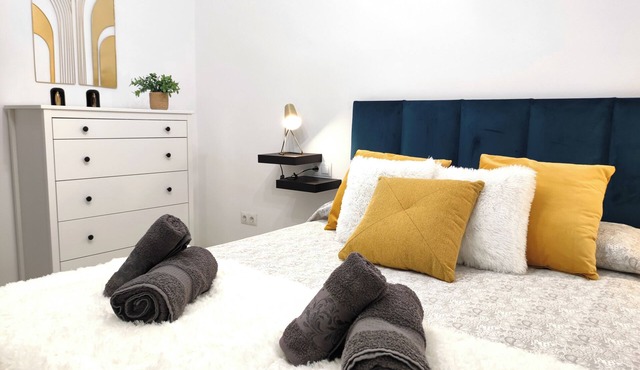 Charming 2-bedroom apartment with WiFi, AC in marvelous Málaga