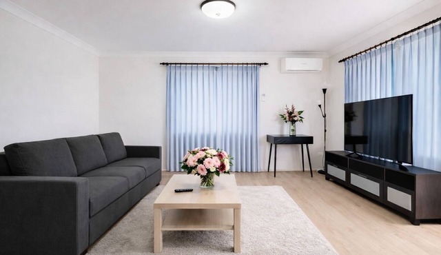 Charming 3-bedroom house in lovely Rochedale South with AC