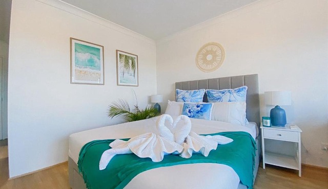 Charming Burleigh Studio