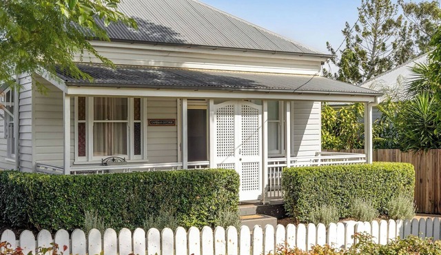 Charming & Cozy Cottage Retreat in East Toowoomba