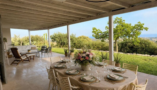 Charming house with stunning sea views over the bay of Sampieri, Sicily 6 people in Sampieri
