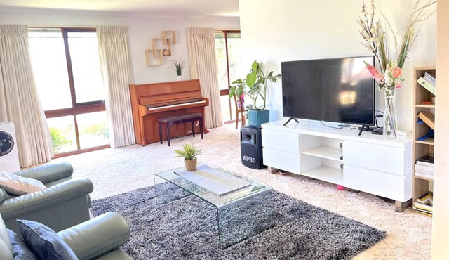 Charming large 3 bed-home with free parking
