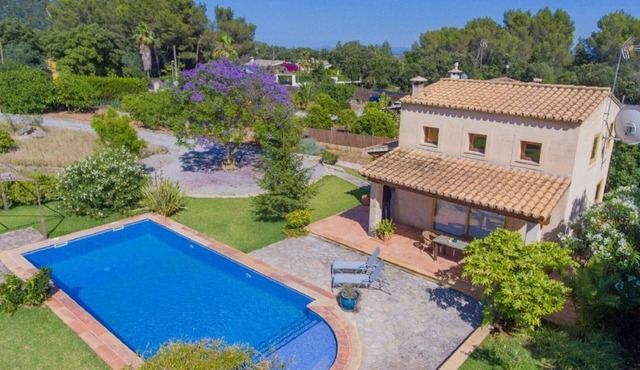 Charming villa in Crestatx, near Pollensa