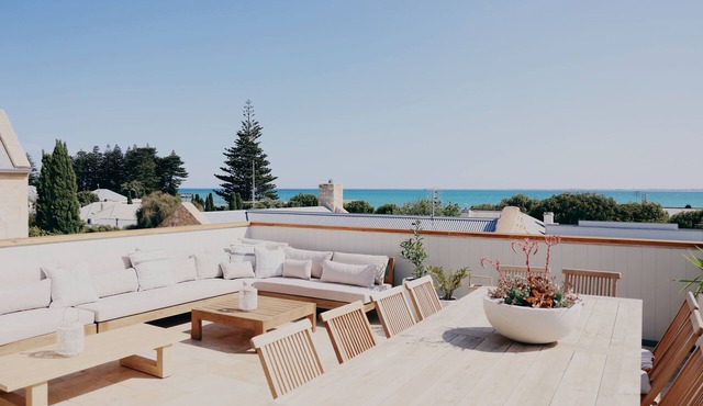 Church on the Hill- luxury in the heart of Robe-spa, 🔥fire, ocean 🌊 views, beach