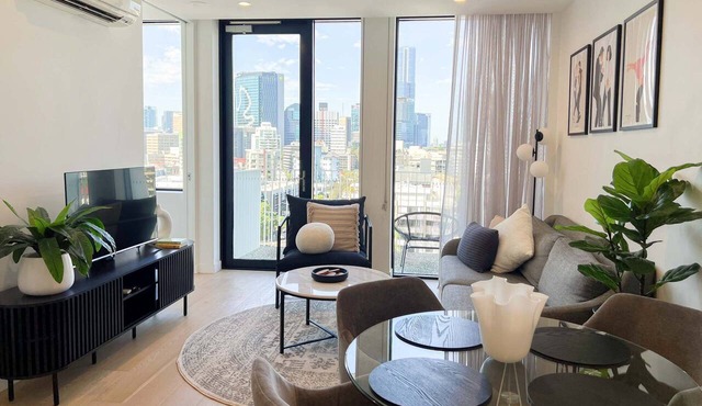City View 2BR Apartment | Free Parking & Workspace