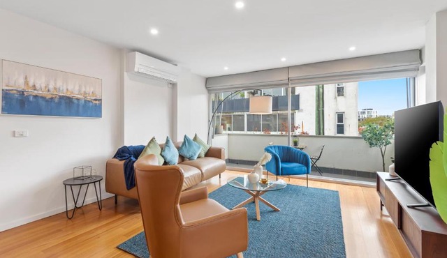 Complete Host Fitzroy Townhouse