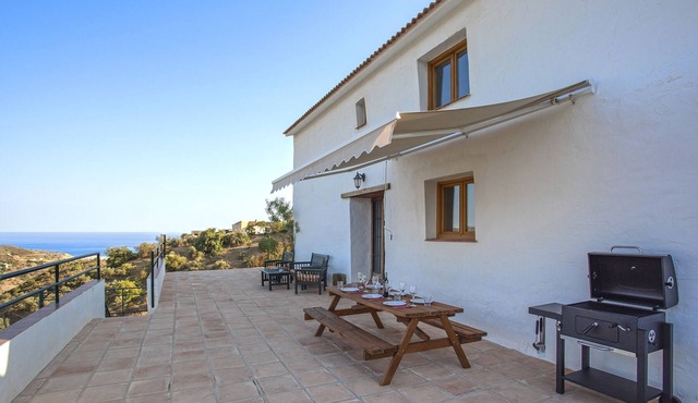 Country house 15 minutes from the beach