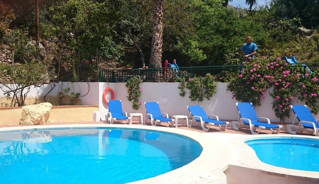 Country House 'Santa Matilde Málaga' with Sea Views, Wi-Fi and Air Conditioning