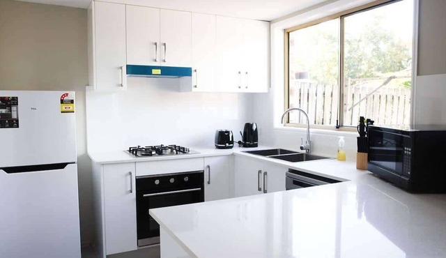 Cozy 3 bedroom townhouse in Woodridge