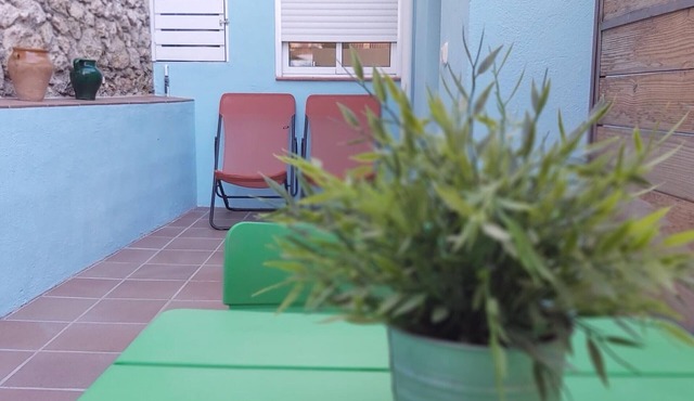 Cozy Apartment in Pedregalejo: 300m to Beach, Private Patio, Near Restaurants & Transport