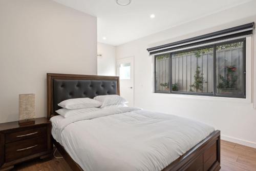 Cozy Kambah 1 Bedroom Near Shops & Parks