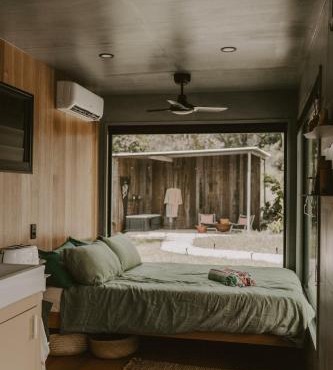 Cute, Cozy Container with Outdoor Bath near Montville in Palmwoods