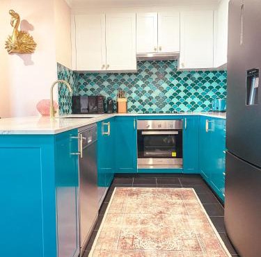 Darling Harbour stunning city location with pool, gym, wifi, Netflix