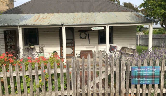 Davidson's Cottage Penola: Open fire, AC, Wifi, SMART TV, Garden Dog Friendly