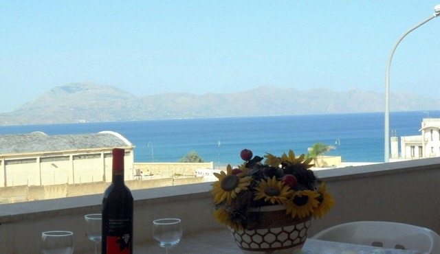 Deborah apartment, comfortable apartment with sea view, wifi free in Palermo