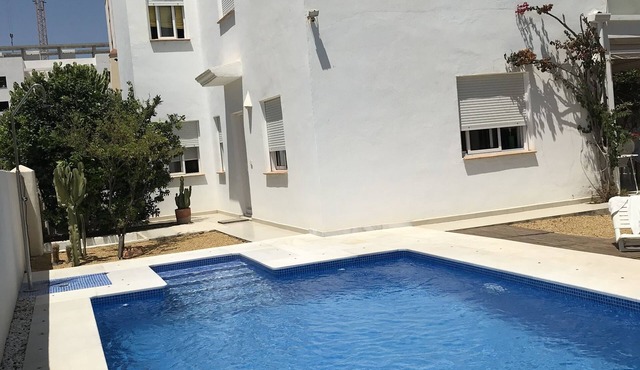 Detached villa, private swimming pool, Puerto Rey urbanization