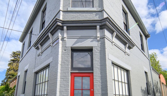 DeWitt Apartment - 3 Red Doors Battery Point