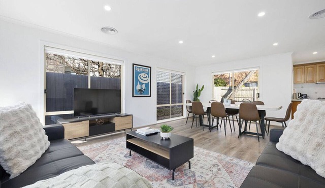 Domi Rentals - The Willow Home