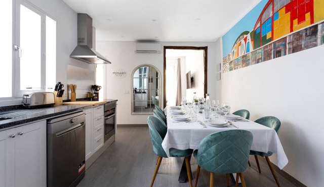DownTown La Latina Grupos, by MoNARO in Madrid