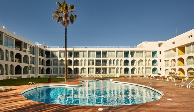 Ebano Hotel Apartments & Spa