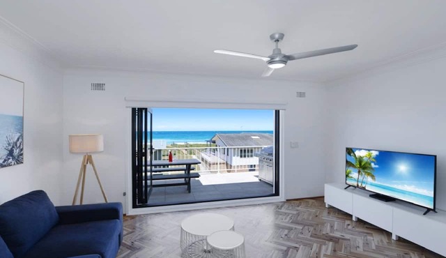 Elanora 3 - Beachfront Unit with Views!