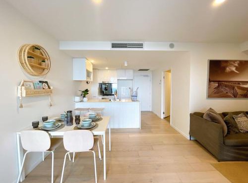 Elegant and Cozy Top Floor 1BD Apartment at South Bank