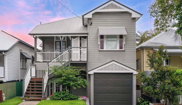 Elegant Dual-Level Home Near Cafés, Parks & River
