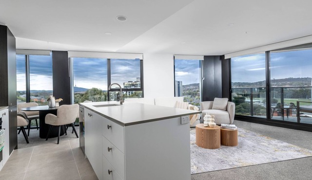 Elegant Retreat with Pool, Gym & Cinema in ACT