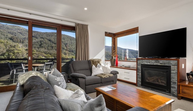Elevation 6 - Modern Luxe accommodation in the heart of Thredbo
