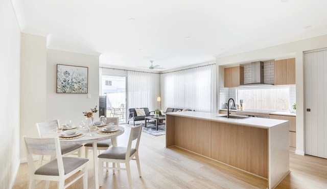 Family-Friendly 4BR Retreat Near Brisbane