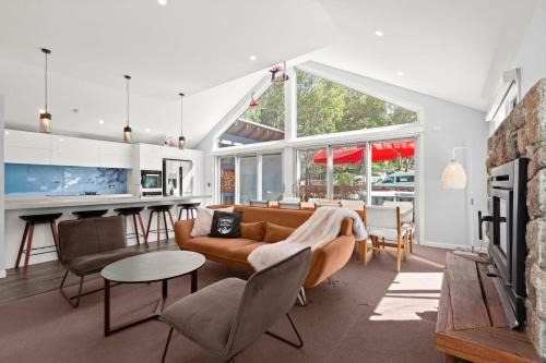 Feathers Lodge