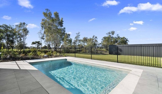 Fishers' Tee Time Home in Banksia Beach