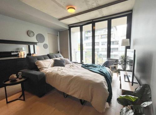 Foreshore apt -sleeps 4 -free parking -WI-FI